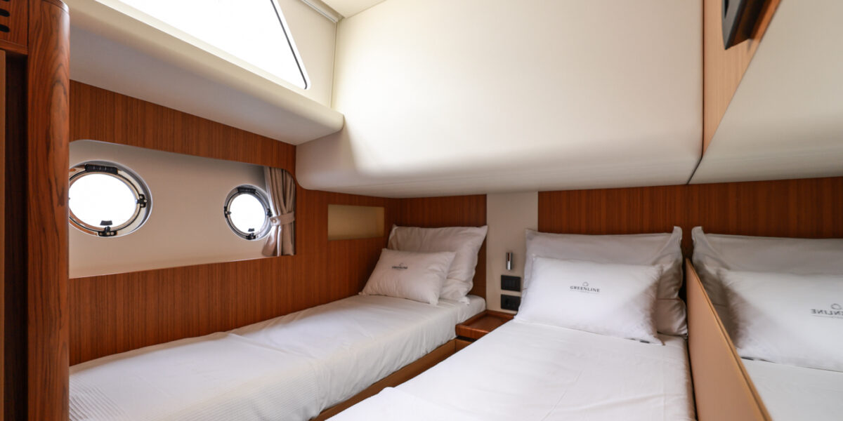 GL58 Fly Interior guest cabin