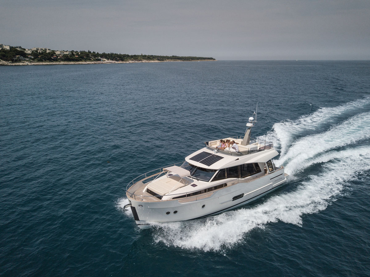 greenline 48 hybrid yacht for sale exterior09